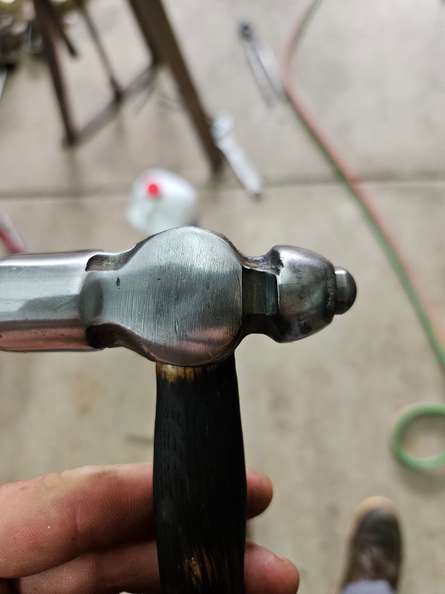 Carbide straightening hammer